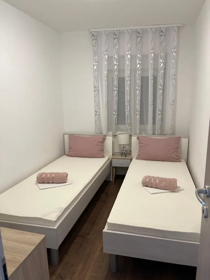 Apartmani Anloma Lorainne Povljana