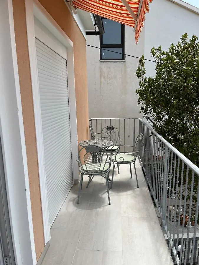 Apartmani Anloma Lorainne Povljana Croatia