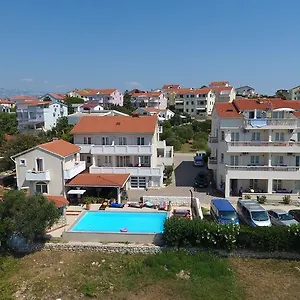 Apartment Jurac, Povljana