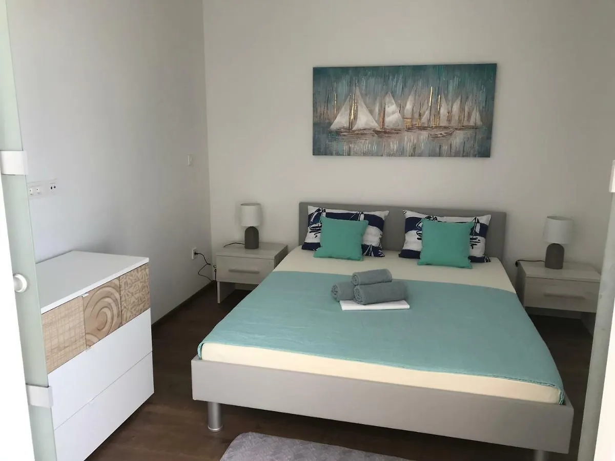 Apartmani Anloma Lorainne Povljana